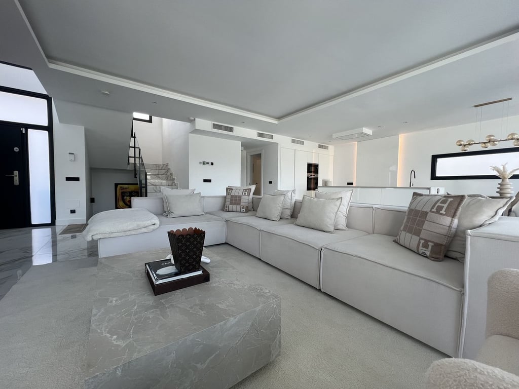 Villa in Mijas Costa - Image 3