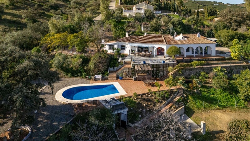 Villa in Alhaurin el Grande - view 1