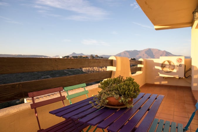 Apartment in La Duquesa - view 1