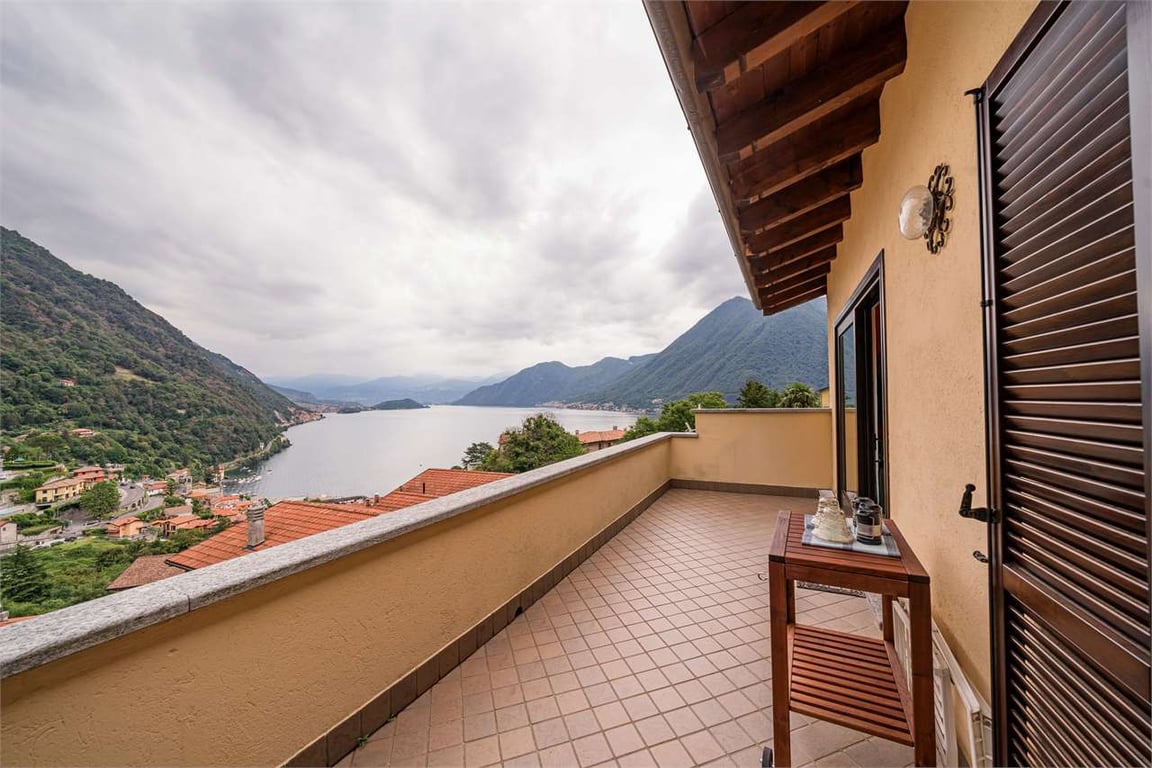 House in Argegno - Image 2