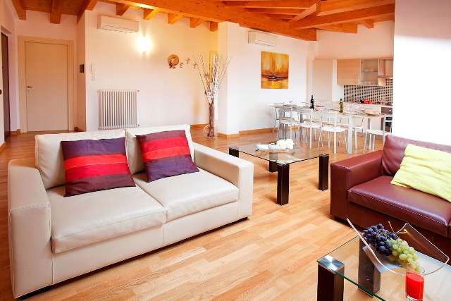 House in Griante - Image 3