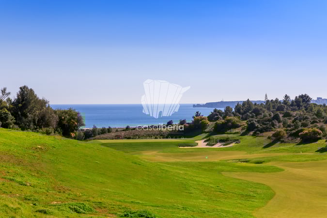 House in Meia Praia - view 1