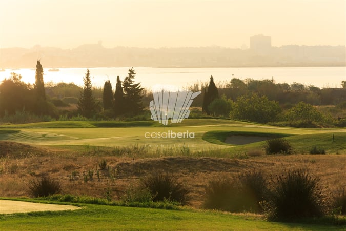 House in Meia Praia - view 1