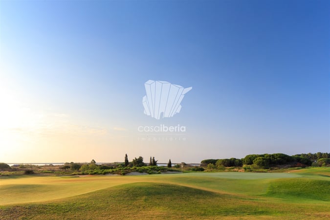 House in Meia Praia - view 1