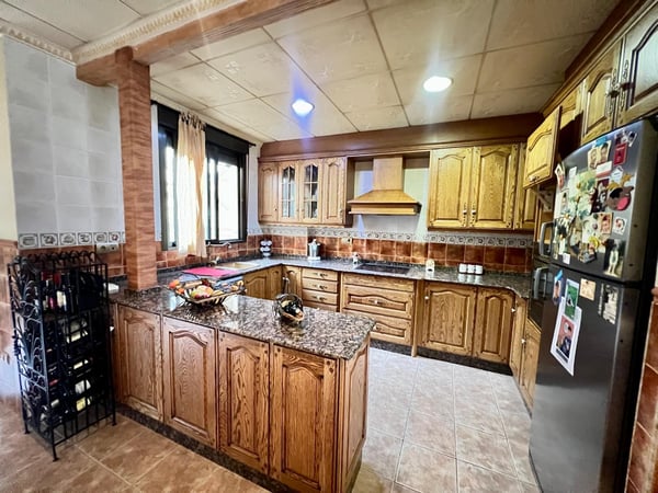 House in Pinoso - view 1