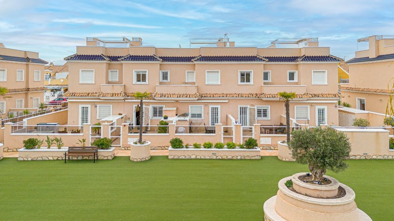 Villa in Urbanizacion los Balcones - view 1