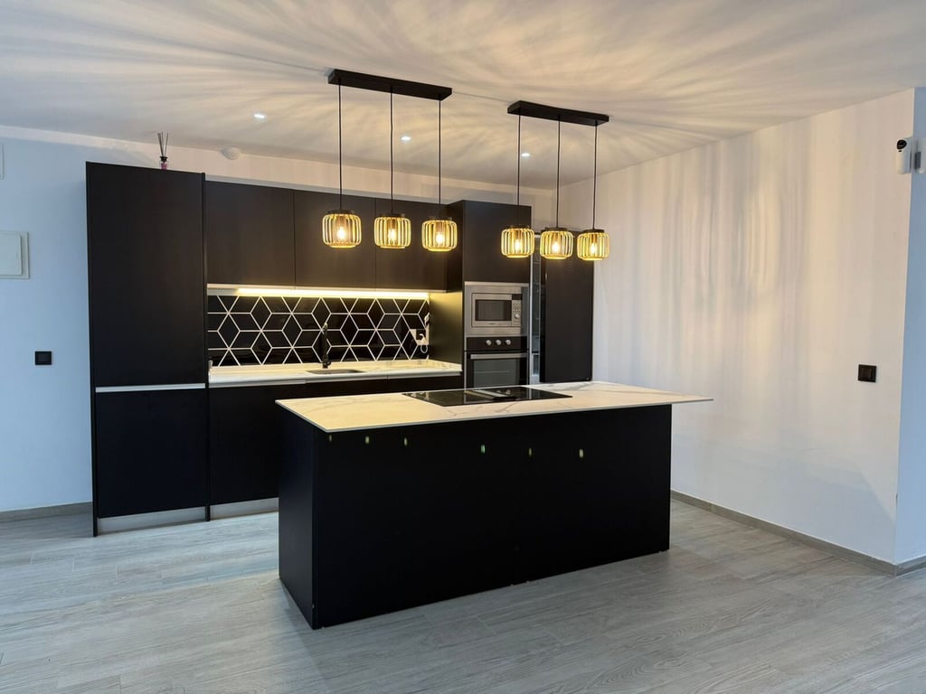 Apartment in Estepona - Image 2