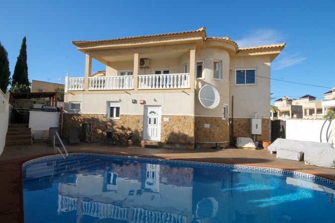 Villa in Dehesa de Campoamor - view 1