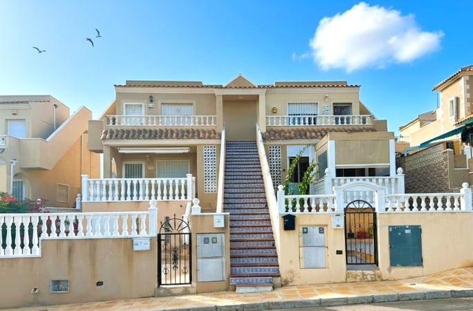 Penthouse in Villamartin - view 1