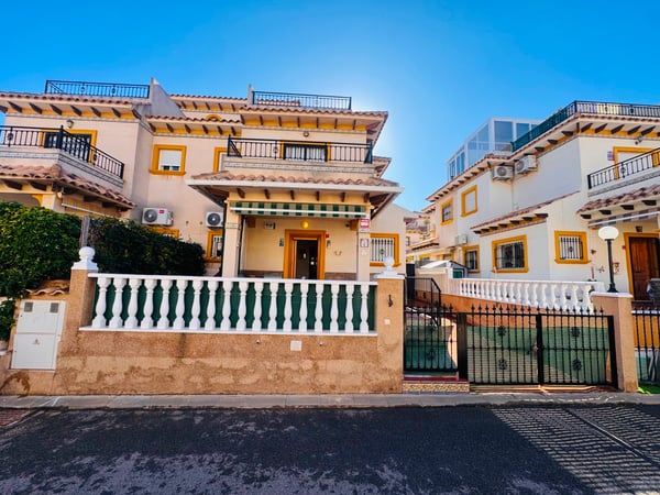 Villa in La Zenia - view 1