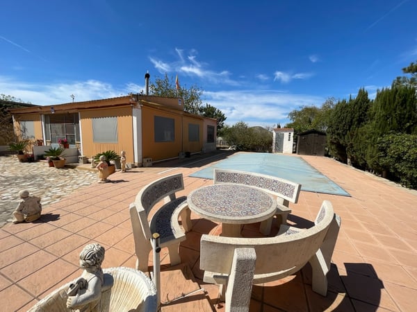 Villa in Guardamar del Segura - view 1