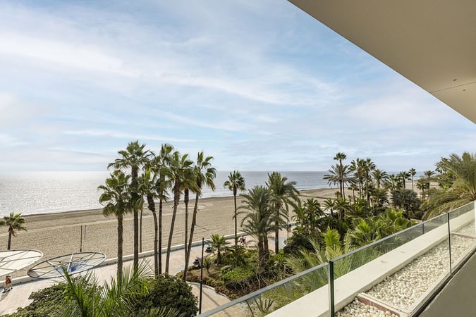 Apartment in Estepona - view 1