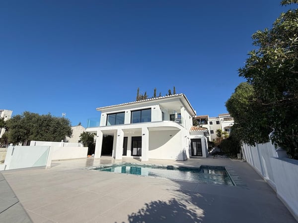 Villa in Mijas Costa - view 1