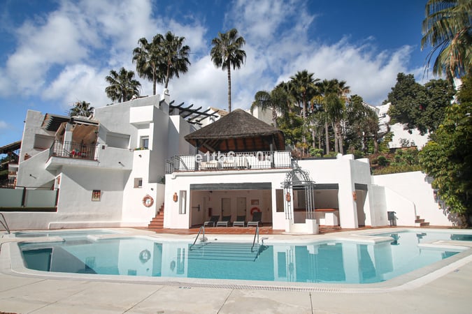 House in Istan - view 1