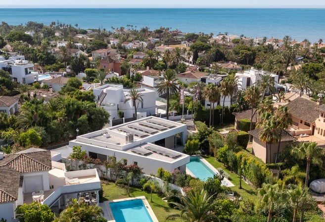Villa in Marbella Del Este - view 1