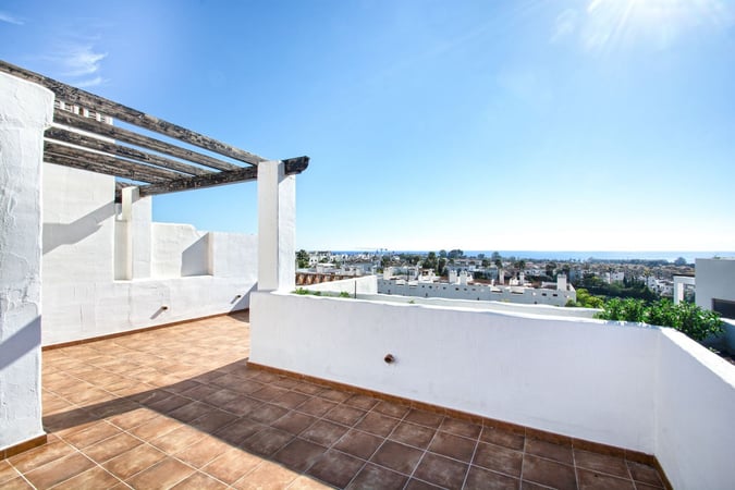 Penthouse in Estepona - view 1