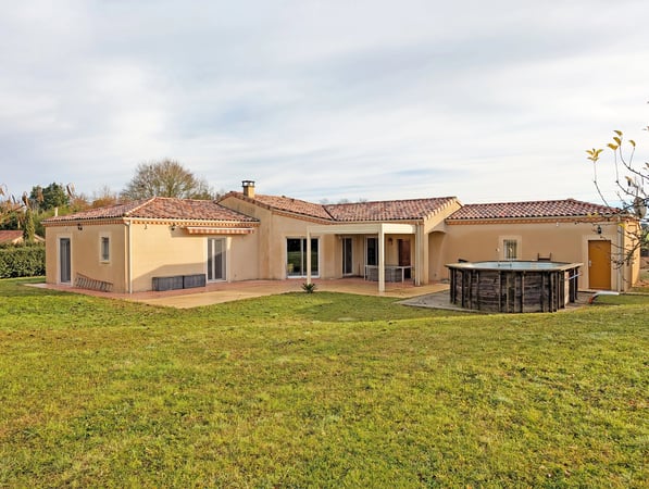 House in Miramont-de-Guyenne - view 1