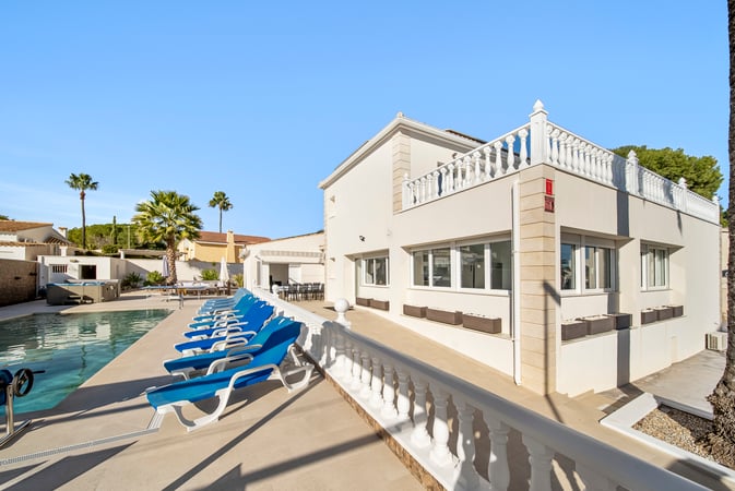 Villa in La Zenia - view 1