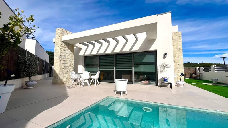 Villa in San Miguel de Salinas - view 1