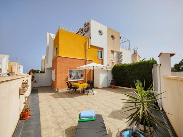 House in Dehesa de Campoamor - view 1