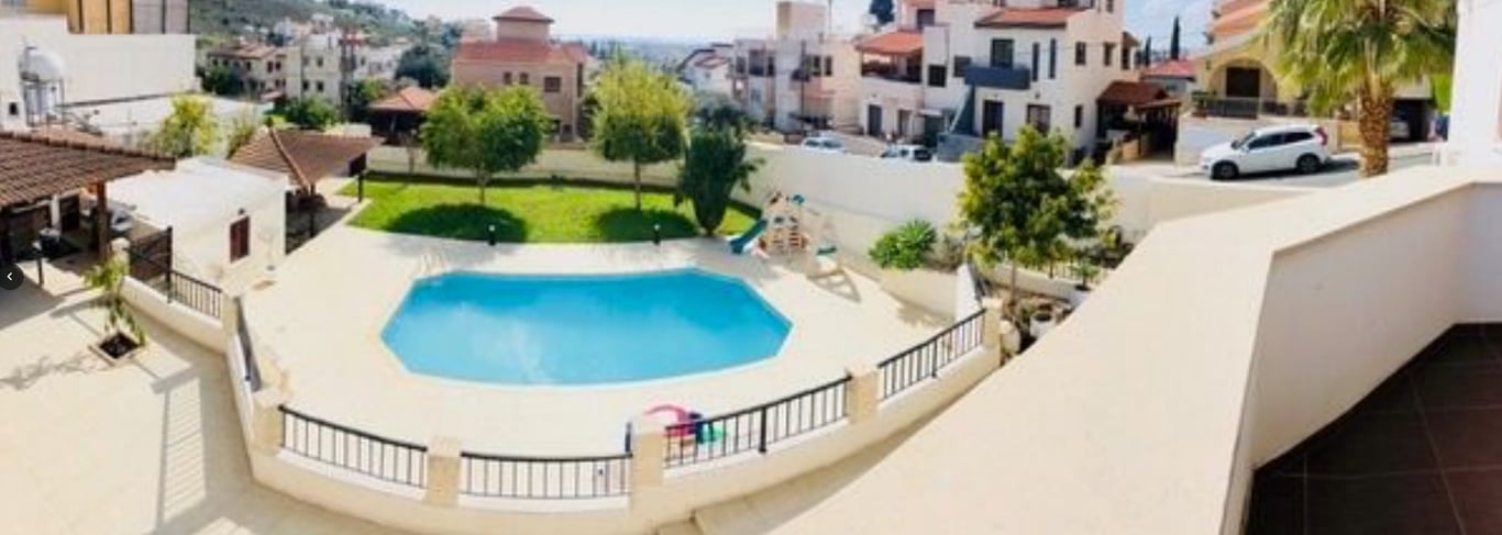 House in Agia Fylaxis - Image 2