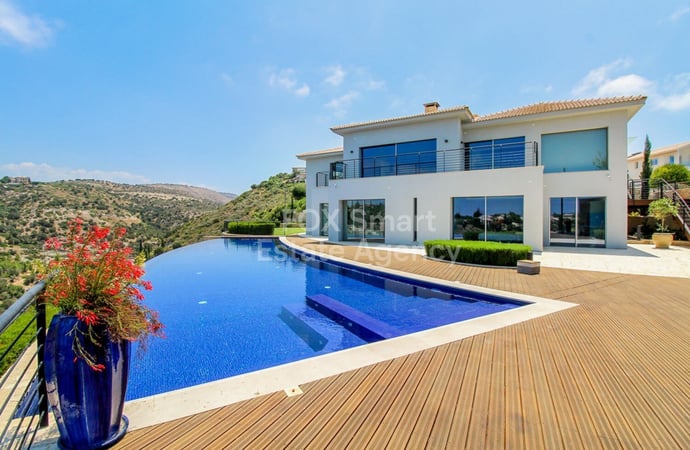 House in Kouklia - view 1