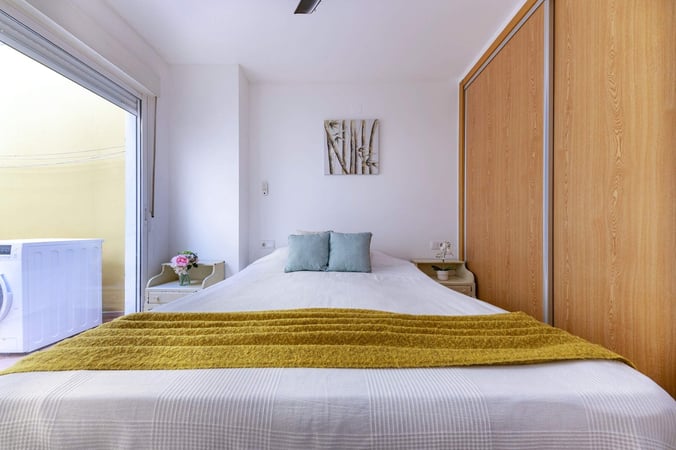 Apartment in Alicante - view 1