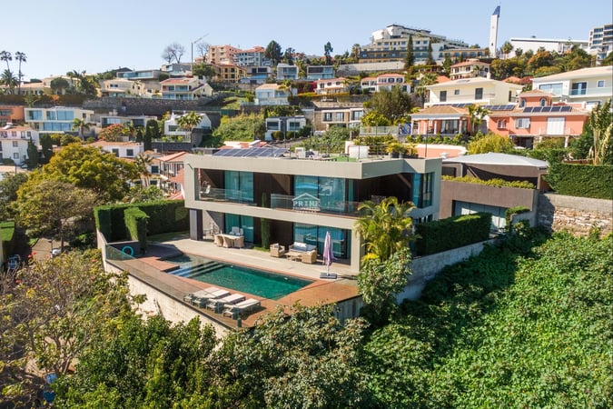 Villa in Sao Martinho - view 1