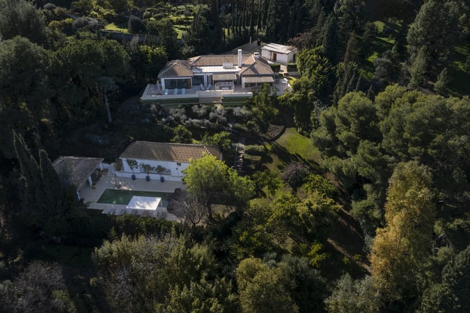Villa in San Pedro de Alcantara - view 1