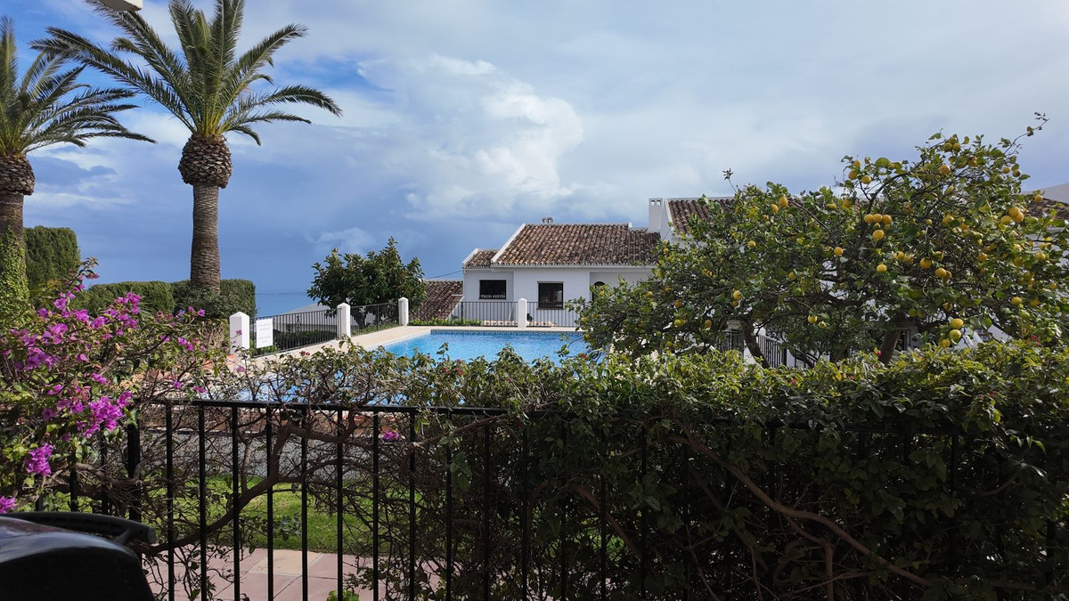 Apartment in Mijas Costa - Image 5