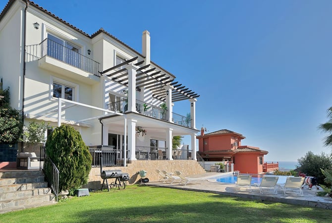 Villa in Benalmadena - view 1