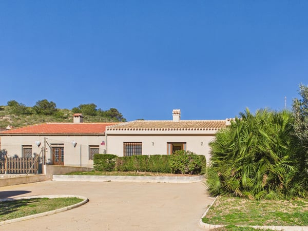 Villa in Jordana - view 1