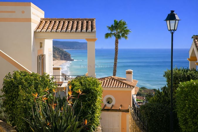 House in Salema - view 1