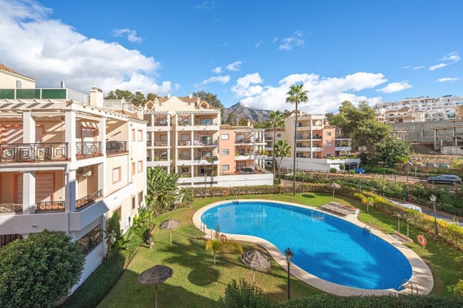 Apartment in Nueva Andalucia - view 1