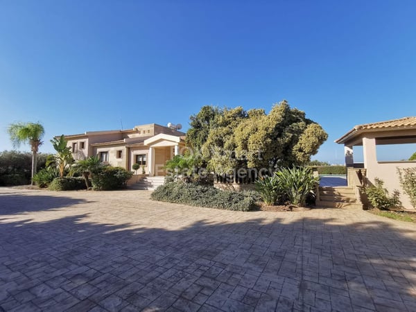 House in Emba - view 1