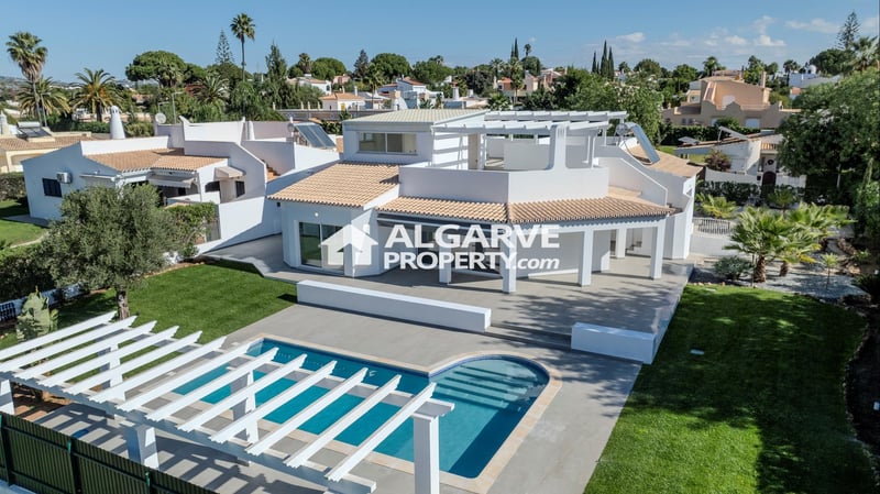 Villa in Quarteira - view 1