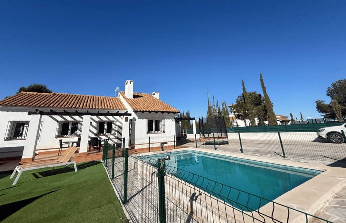 Villa in El Mingrano - view 1