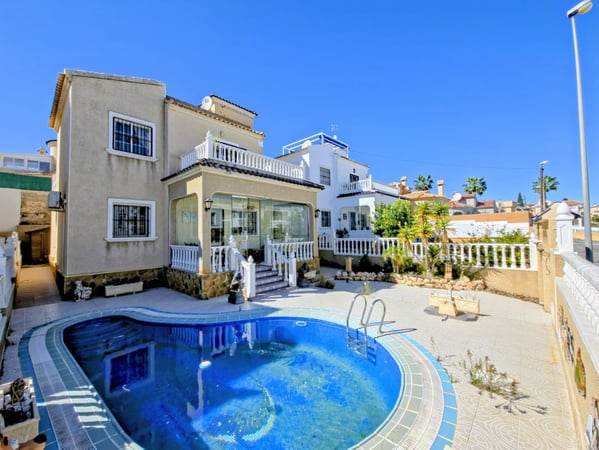 Villa in Urbanizacion los Balcones - view 1