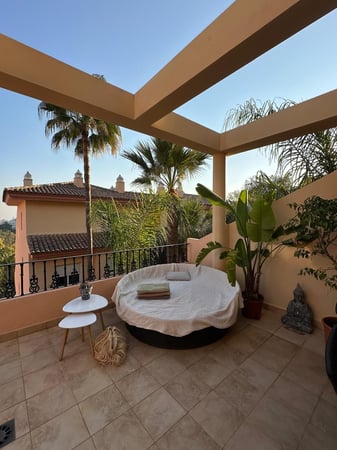 Apartment in Nueva Andalucia - view 1