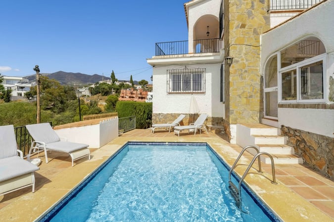 Villa in Fuengirola - view 1