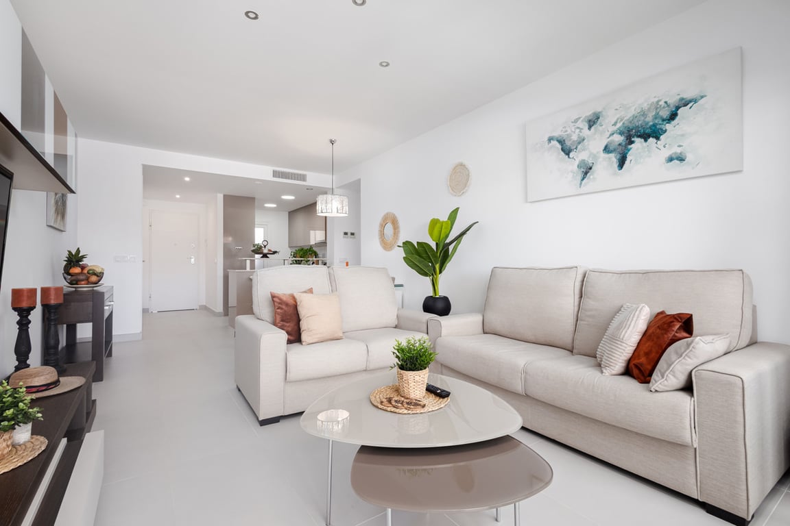 Apartment in Estepona - Image 2