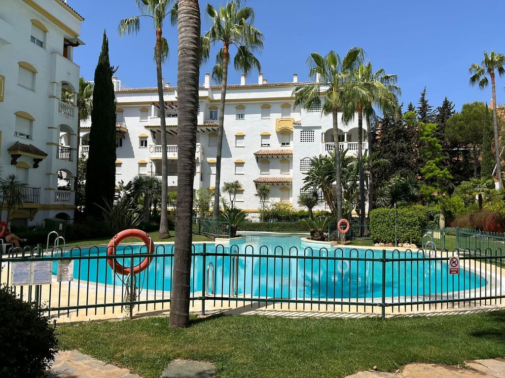 Apartment in Marbella - Image 2