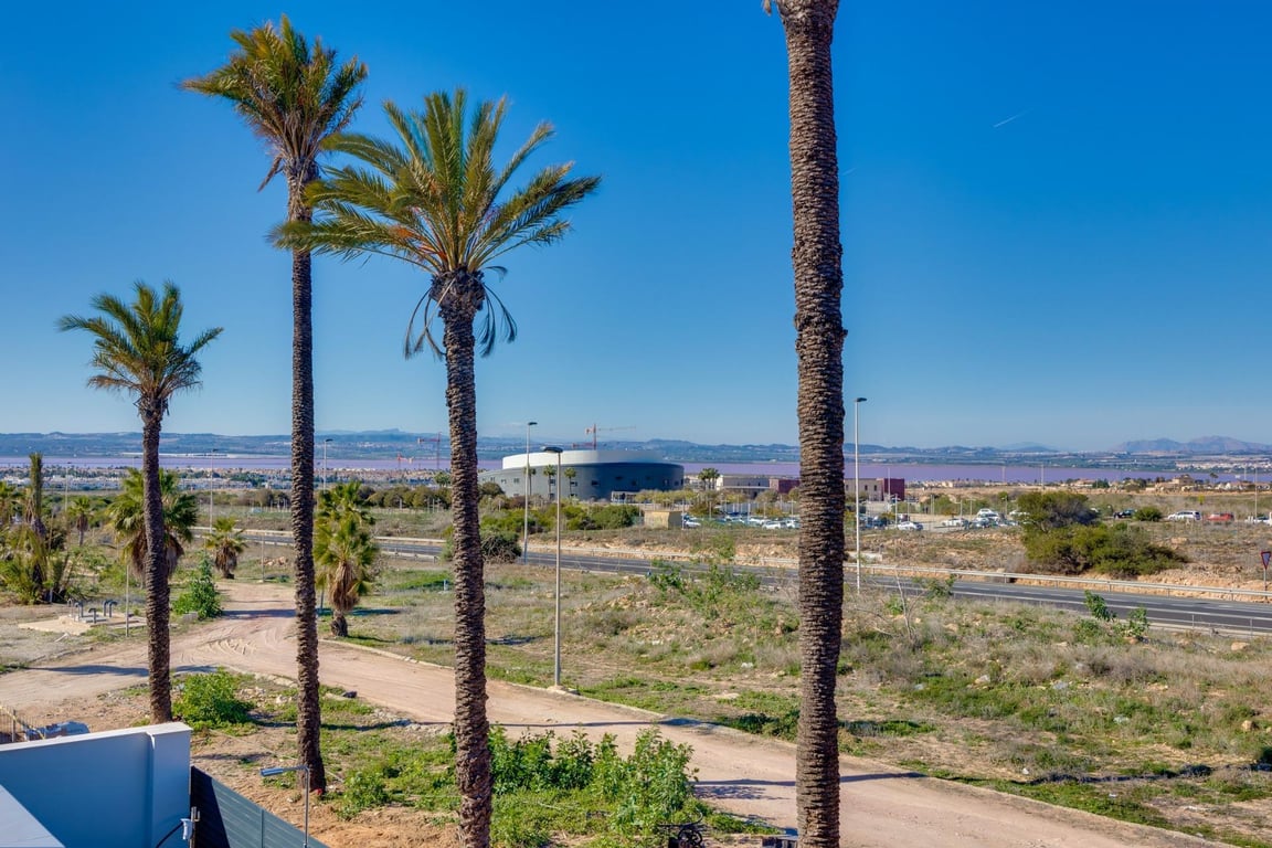 Villa in Torrevieja - Image 3