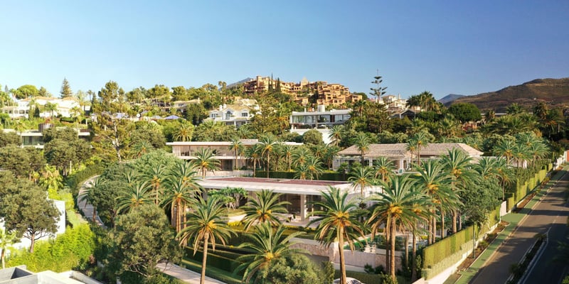 Villa in Nueva Andalucia - view 1