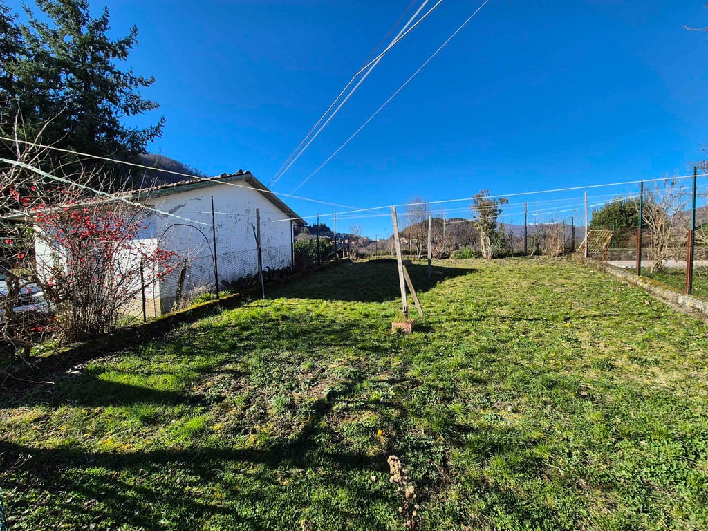 House in Camporgiano - Image 3
