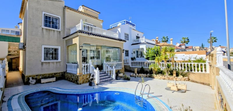 House in Villamartin - view 1