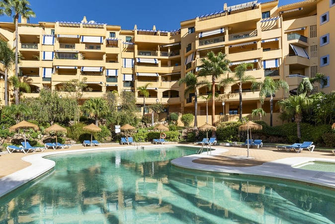 Apartment in San Pedro de Alcantara - view 1