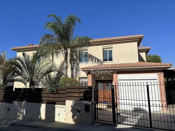 House in Pyrgos - view 1