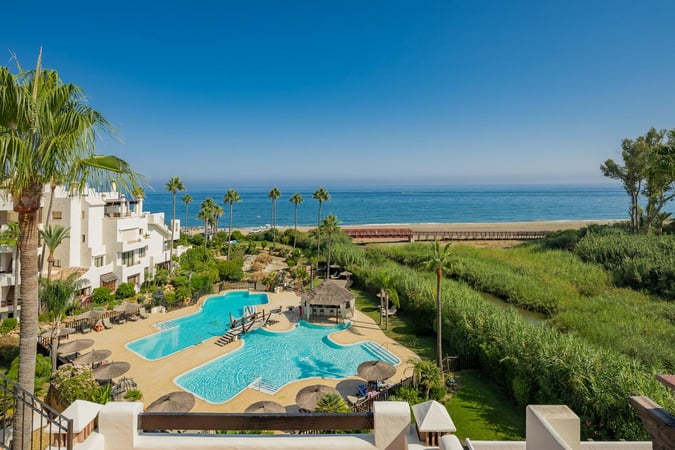 Penthouse in Estepona - view 1
