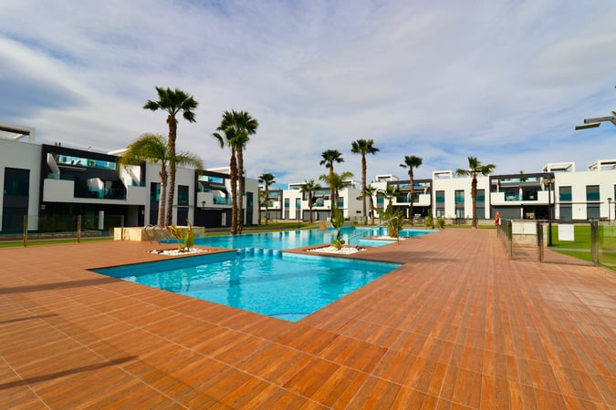 Apartment in Urbanizacion El Raso - view 1